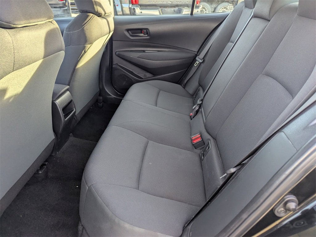 Used 2022 Toyota Corolla LE image 17