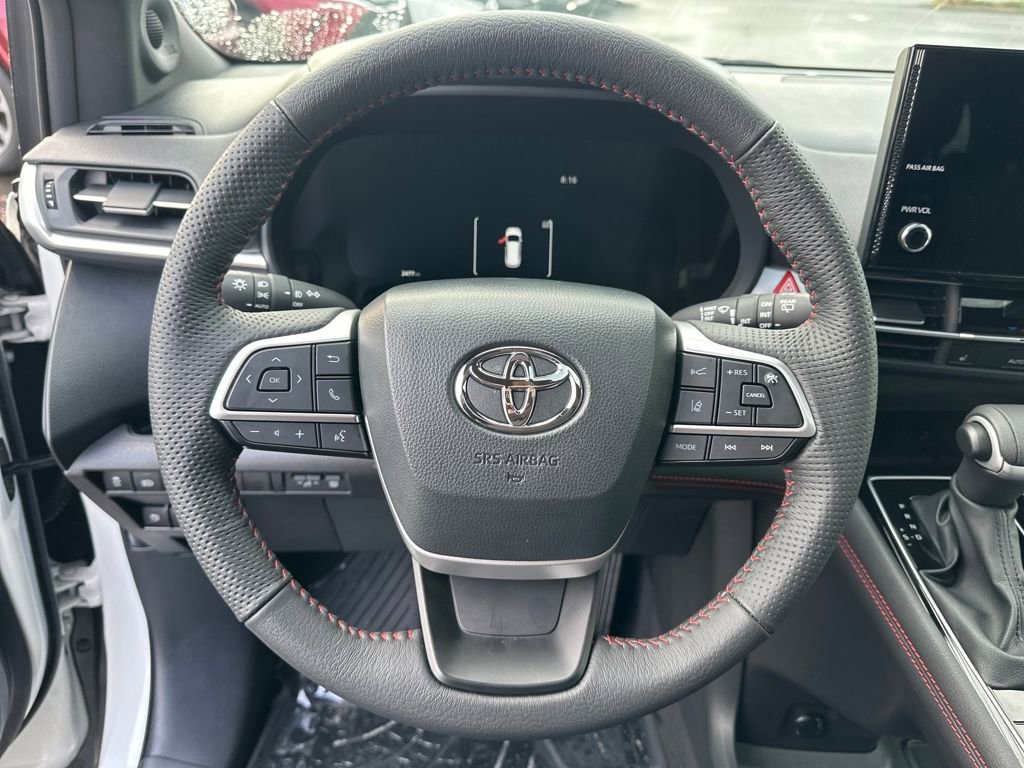 Used 2025 Toyota Sienna XSE w/ XSE Plus Package image 19