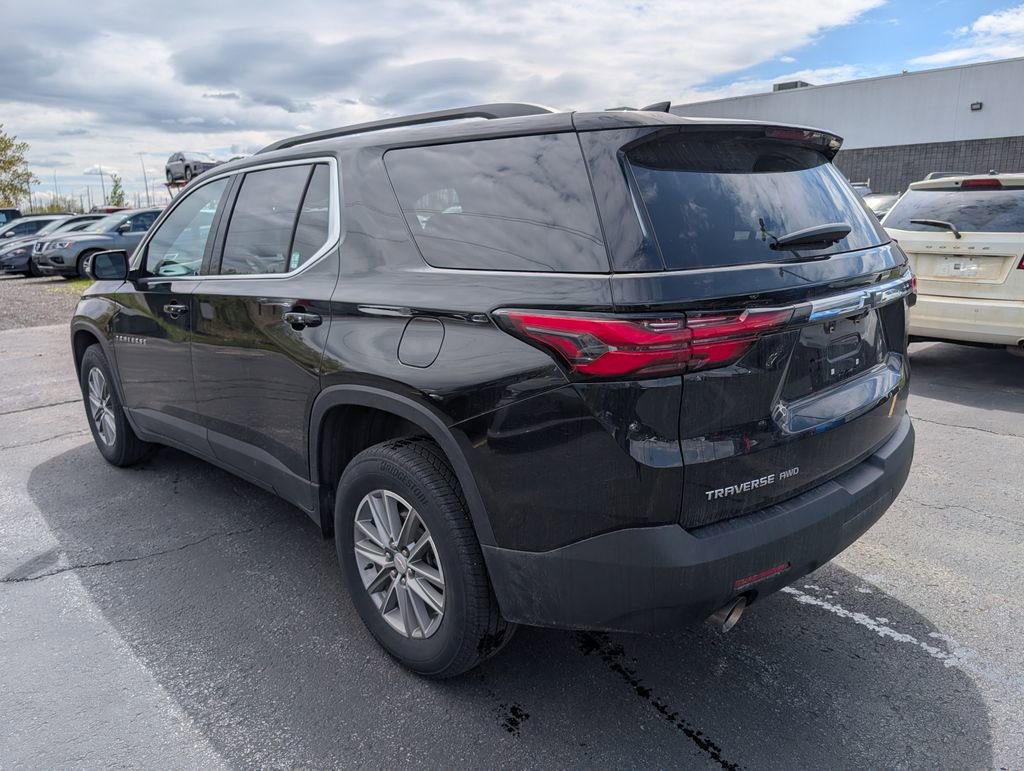 Used 2023 Chevrolet Traverse LT w/ Rear Camera Mirror Package AWD/4WD image 6