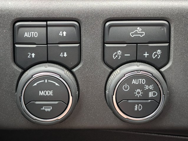 Used 2025 Chevrolet Silverado 1500 LT Trail Boss w/ Convenience Package II AWD/4WD image 23