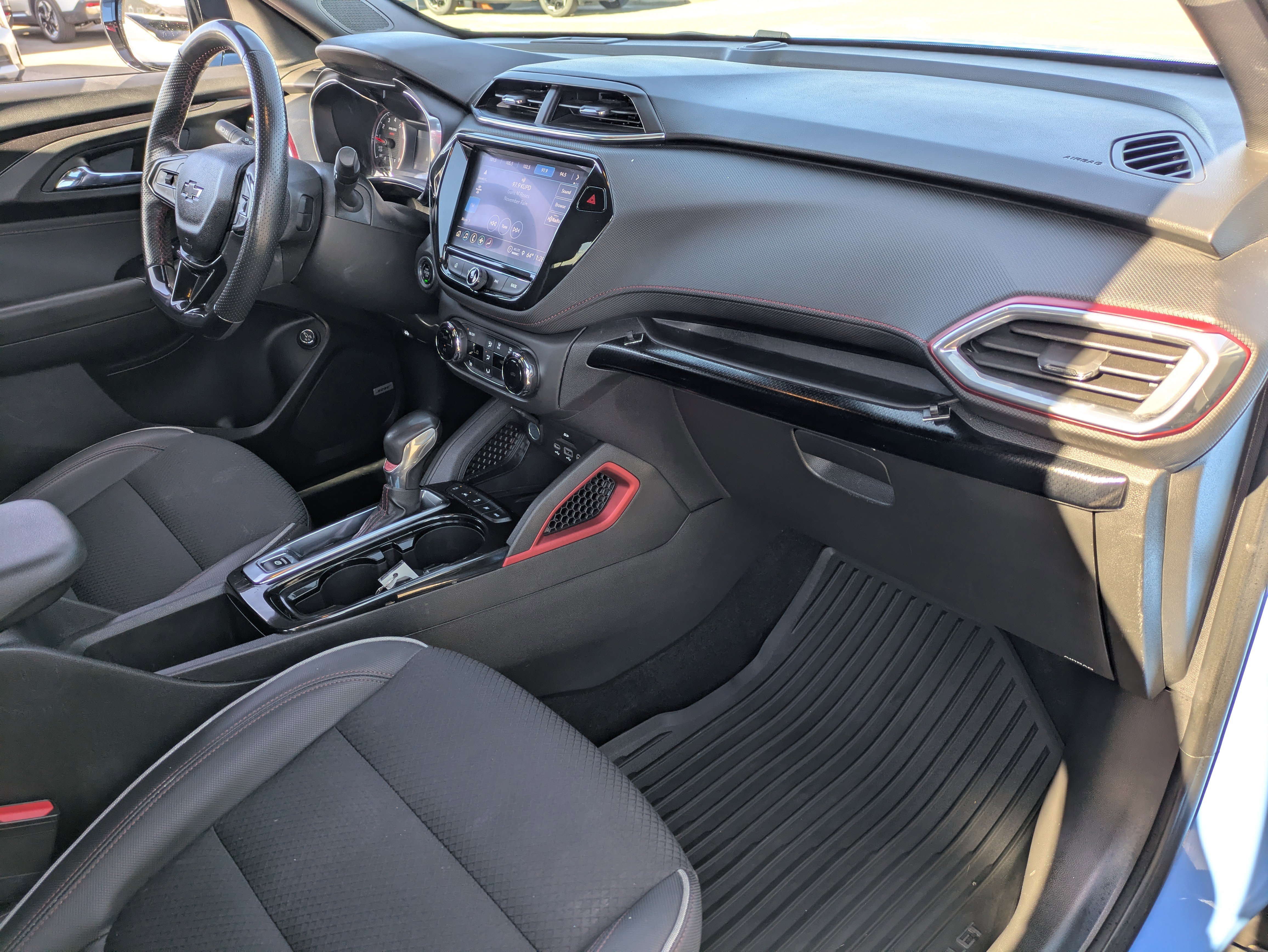 Used 2023 Chevrolet TrailBlazer RS w/ Sun and Liftgate Package image 13