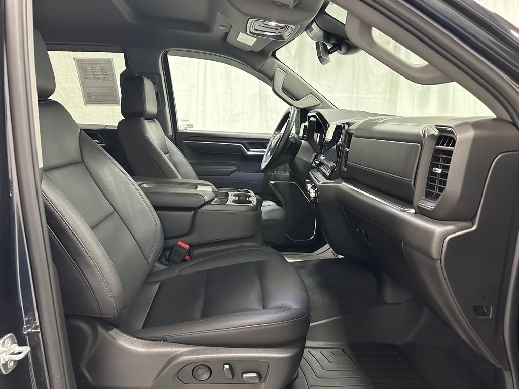 Used 2025 GMC Sierra 1500 SLT AWD/4WD image 61
