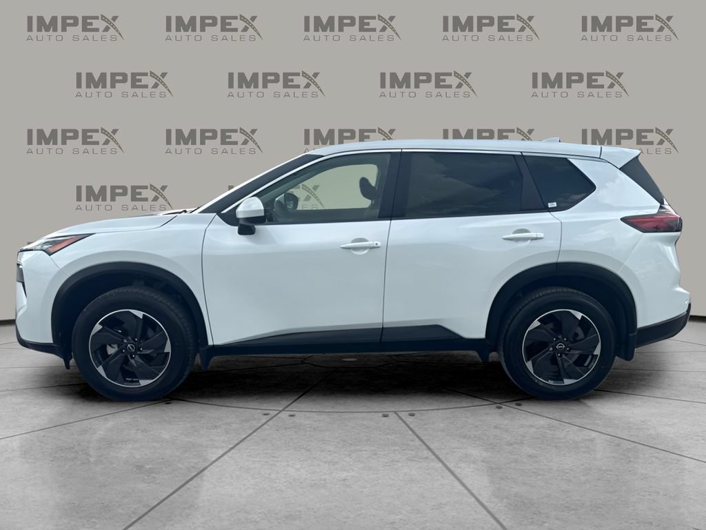 Used 2026 Nissan Rogue SV AWD/4WD image 2
