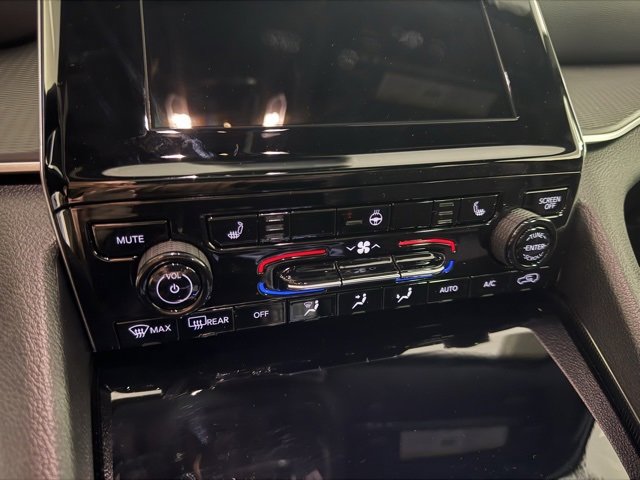 New 2025 Jeep Grand Cherokee L Altitude image 36