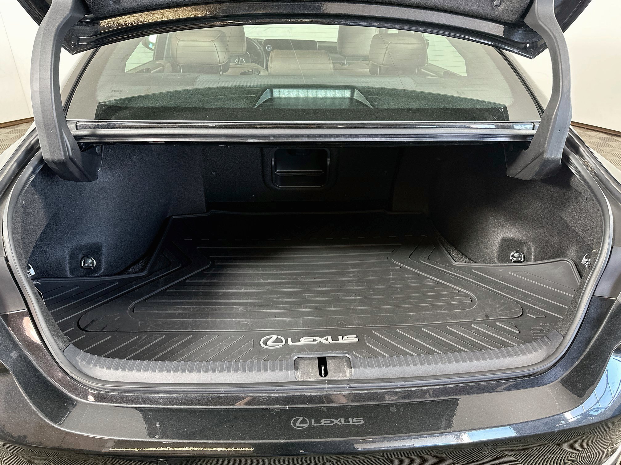 Certified 2025 Lexus ES 300h w/ Accessory Package (Z2) FWD image 24