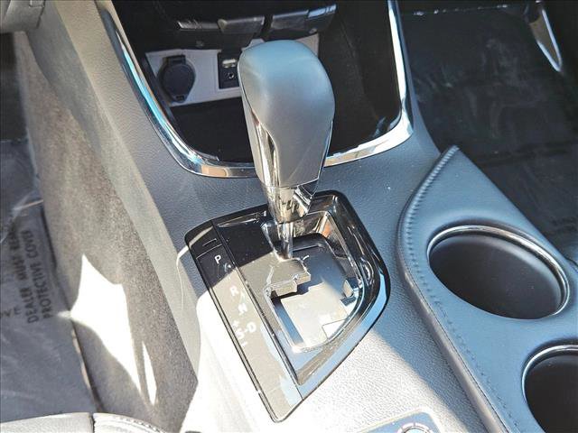 Used 2015 Toyota Avalon XLE Touring w/ Preferred Accessory Package FWD image 14