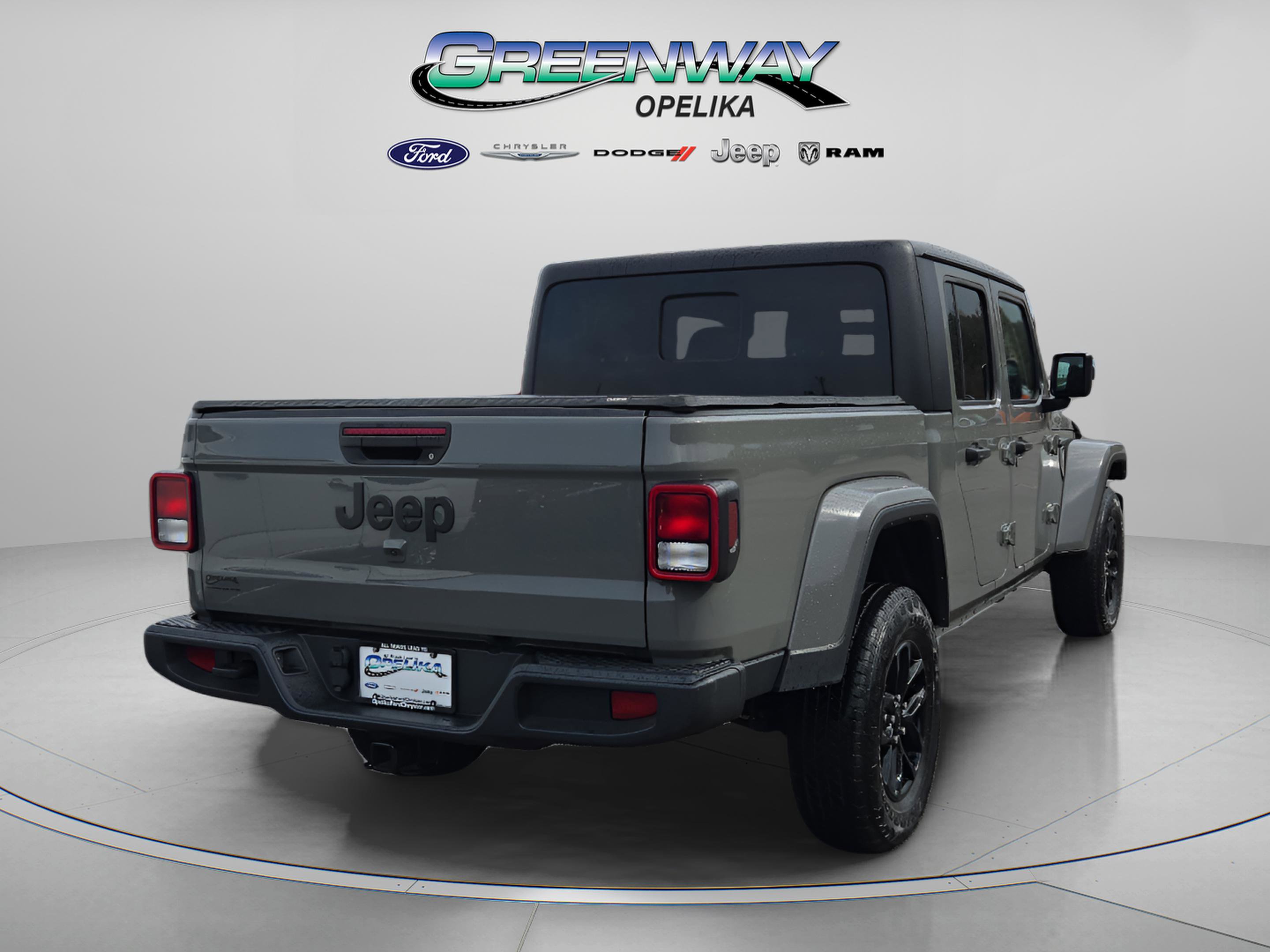 Used 2022 Jeep Gladiator Sport image 7