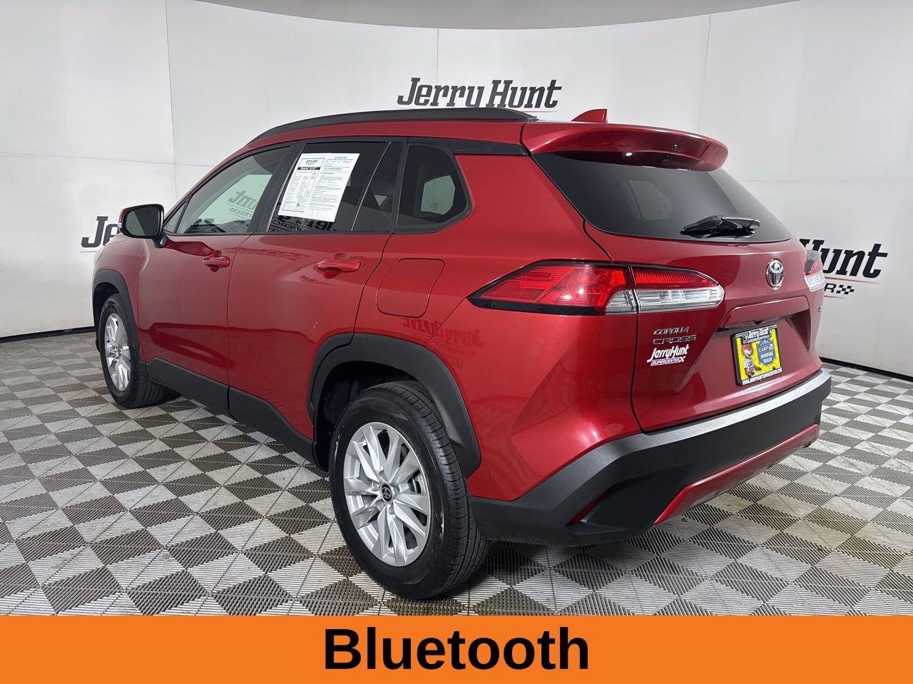 Used 2023 Toyota Corolla Cross LE image 7