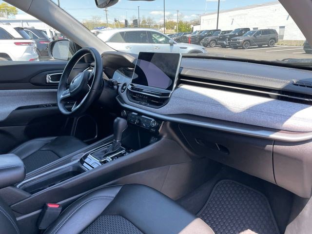 Used 2022 Jeep Compass Latitude w/ Convenience Group AWD/4WD image 14