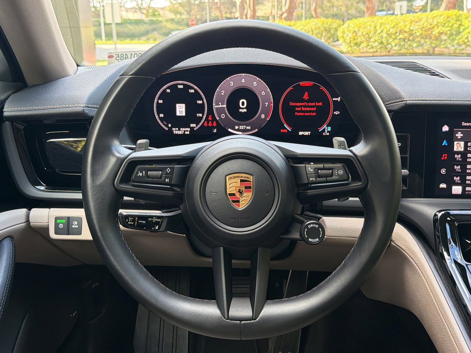 Used 2025 Porsche Panamera image 17