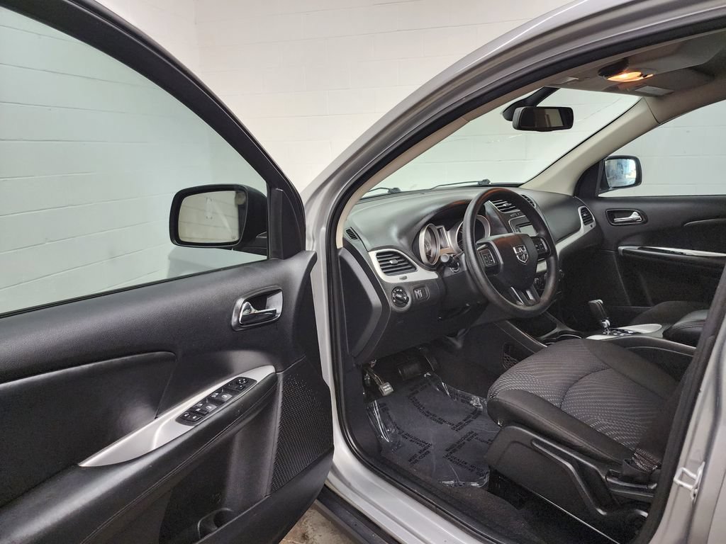 Used 2019 Dodge Journey SE FWD image 11