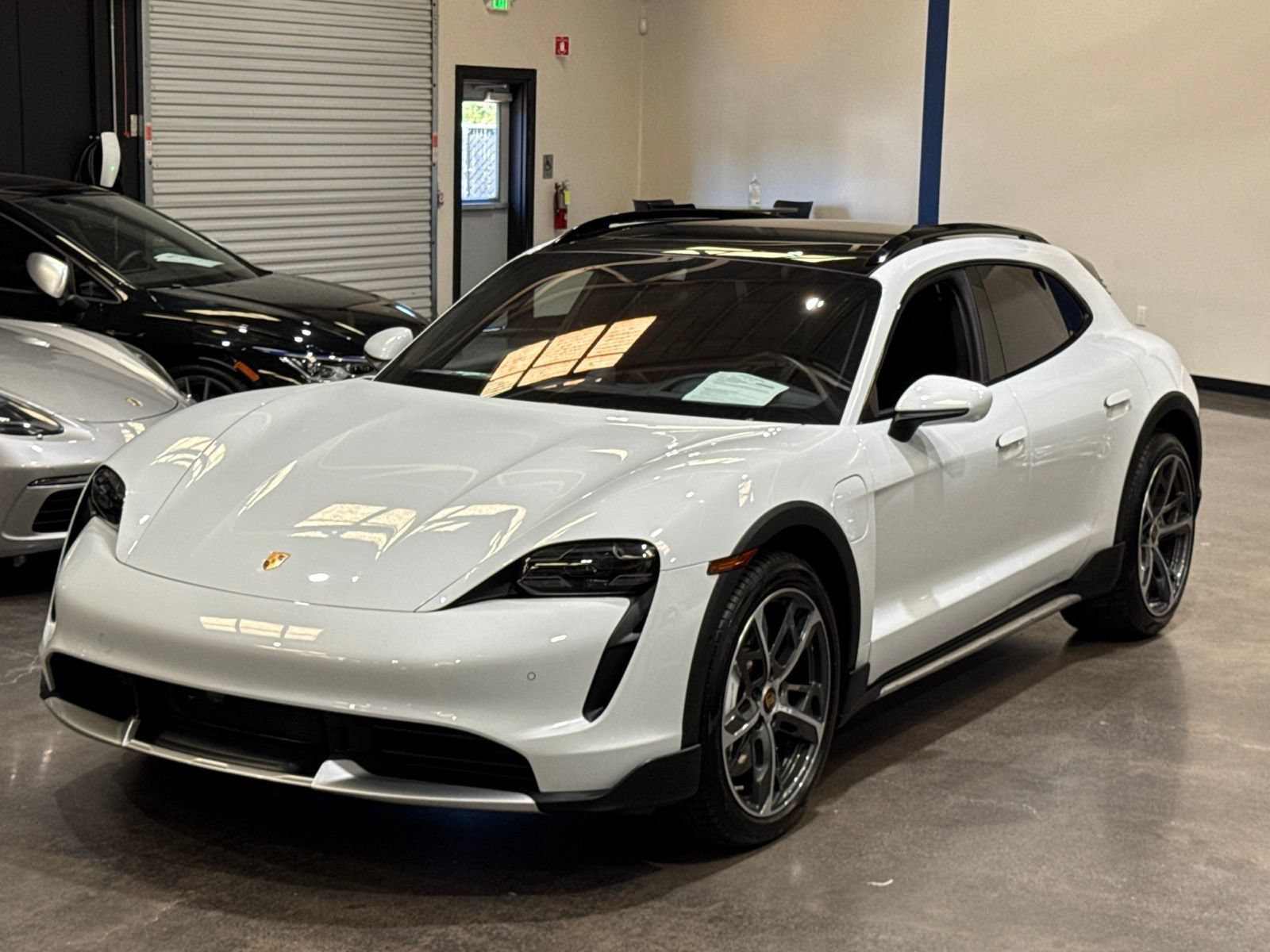 Used 2023 Porsche Taycan Turbo AWD/4WD image 9