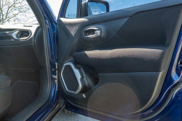 Used 2021 Jeep Renegade Latitude image 25