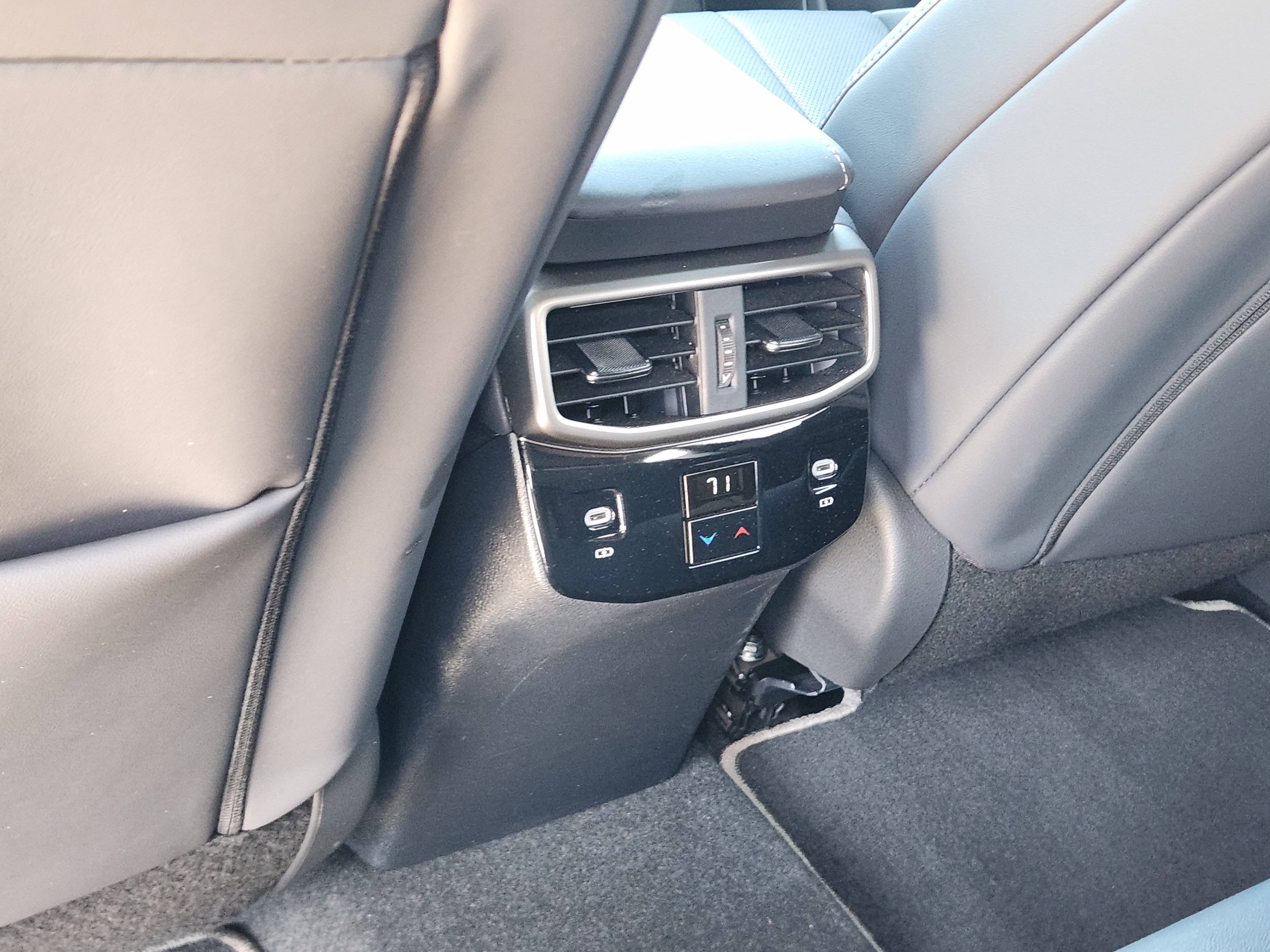 Used 2024 Lexus RX 500h F Sport w/ Accessory Package (K3) image 37