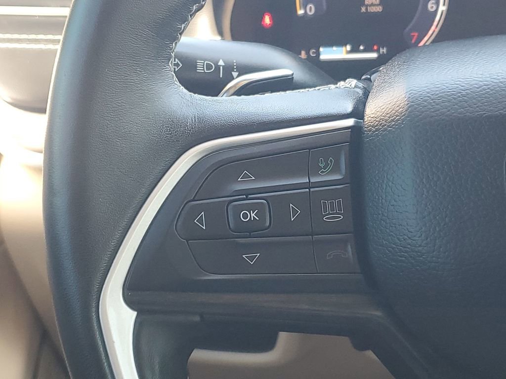 Used 2022 Jeep Grand Cherokee Limited w/ Luxury Tech Group II image 37