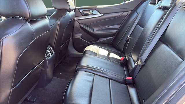 Used 2023 Nissan Maxima SV w/ Floor Mat Group FWD image 18
