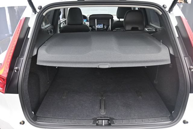Certified 2025 Volvo XC40 B5 Ultra AWD/4WD image 24