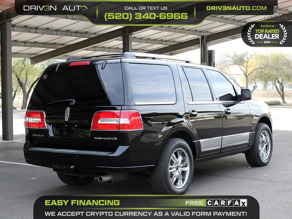 Used 2011 Lincoln Navigator image 7