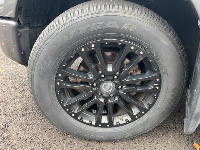 Used 2018 Nissan Titan SL w/ Midnight Edition image 7