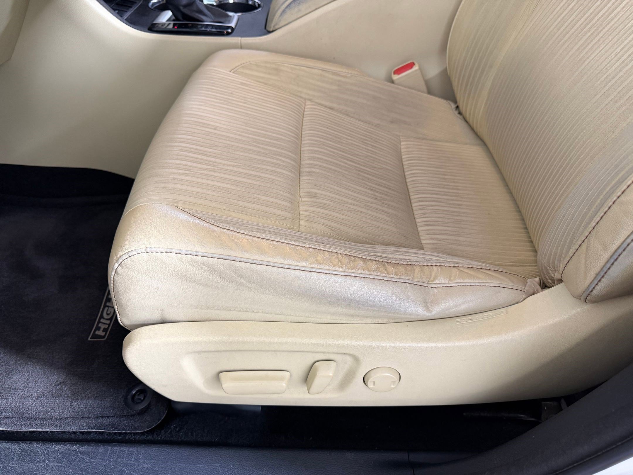 Used 2015 Toyota Highlander Plus FWD image 11