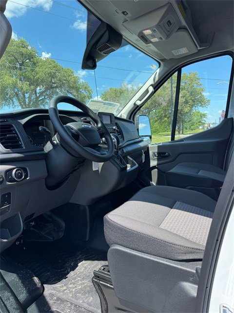 New 2025 Ford Transit 250 148 Medium Roof image 10