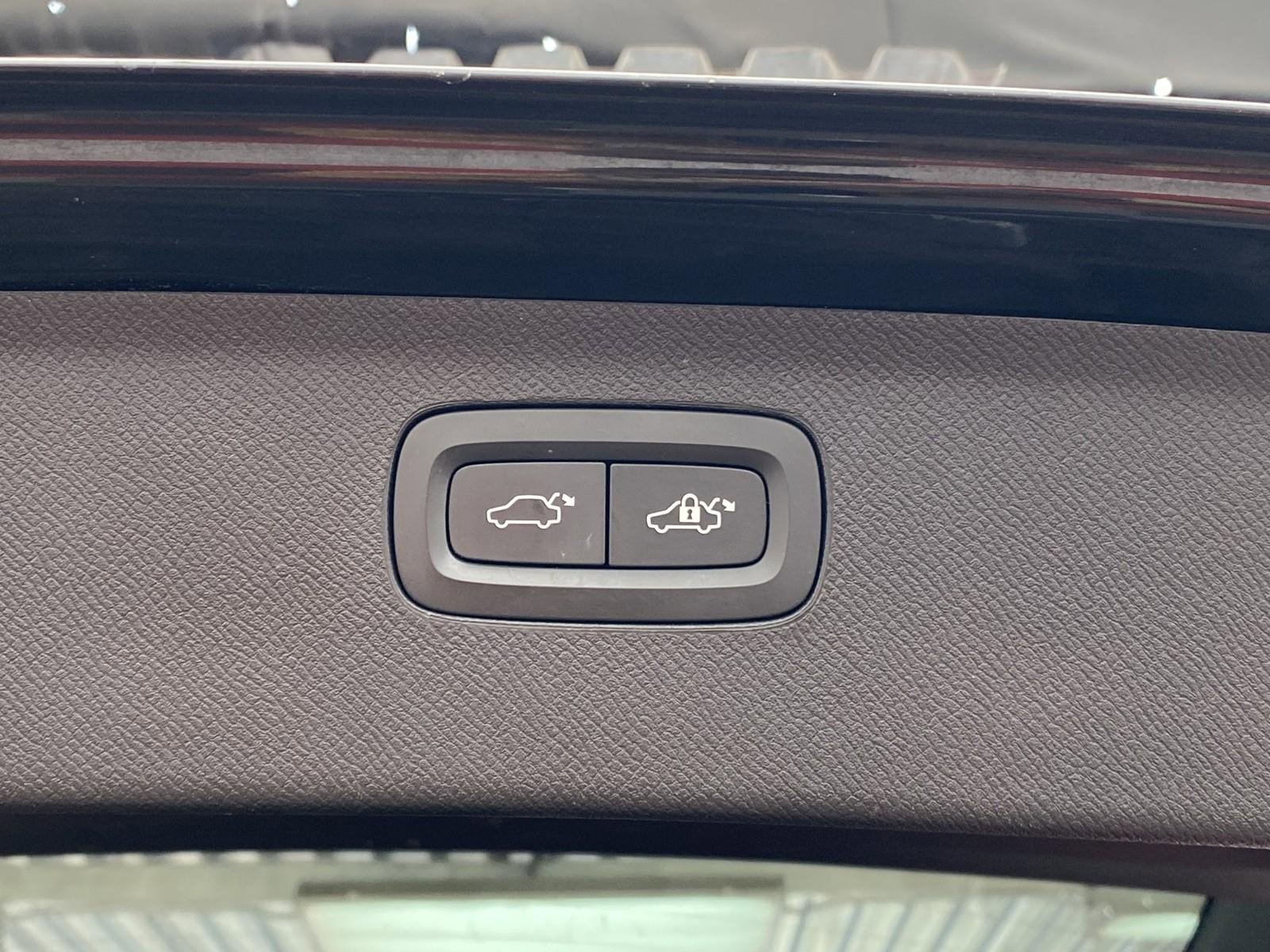 Used 2019 Volvo XC90 T6 R-Design w/ Advanced Package image 18