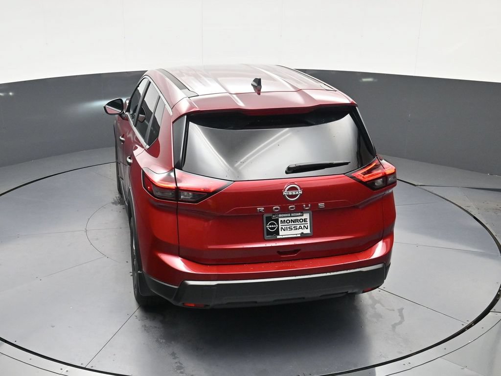 Used 2026 Nissan Rogue S FWD image 32