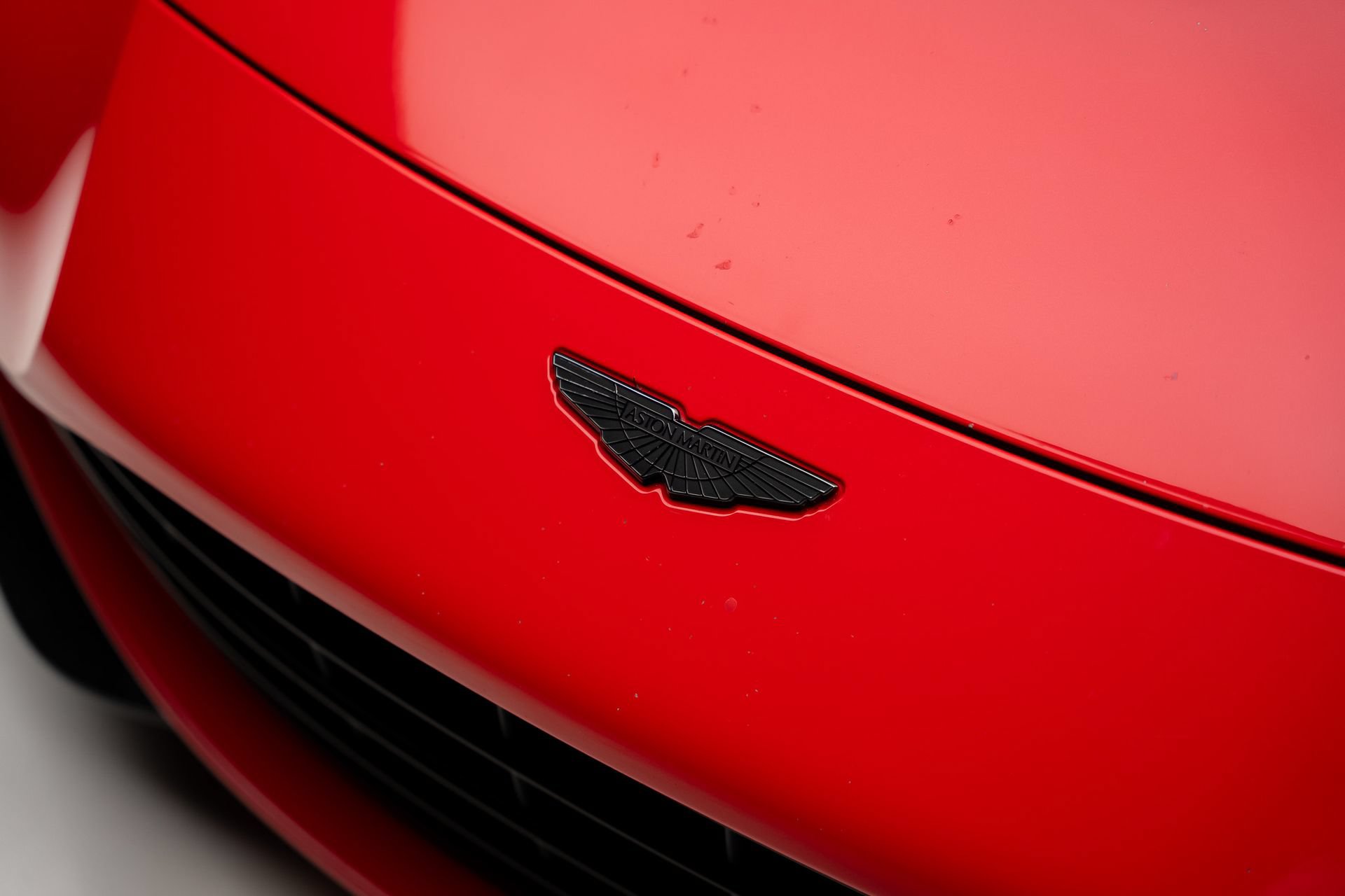 Used 2023 Aston Martin V8 Vantage Coupe RWD image 13