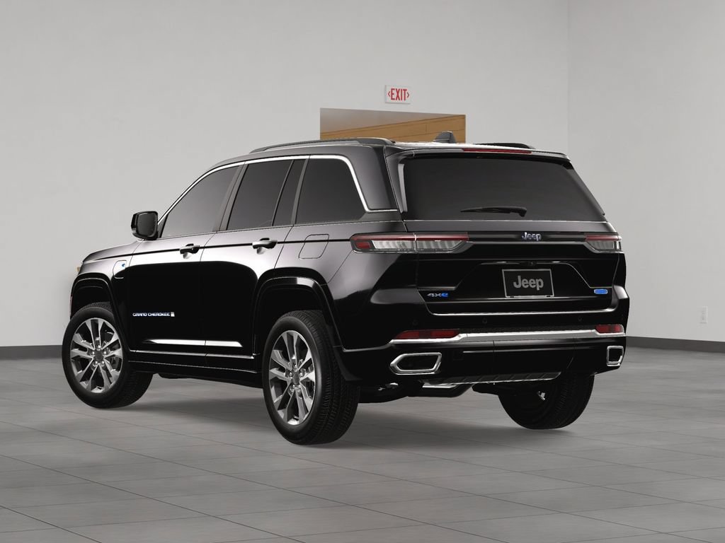 New 2024 Jeep Grand Cherokee Overland w/ Advanced Protech Group III AWD/4WD image 4