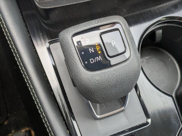 Used 2023 Nissan Rogue SL AWD/4WD image 12