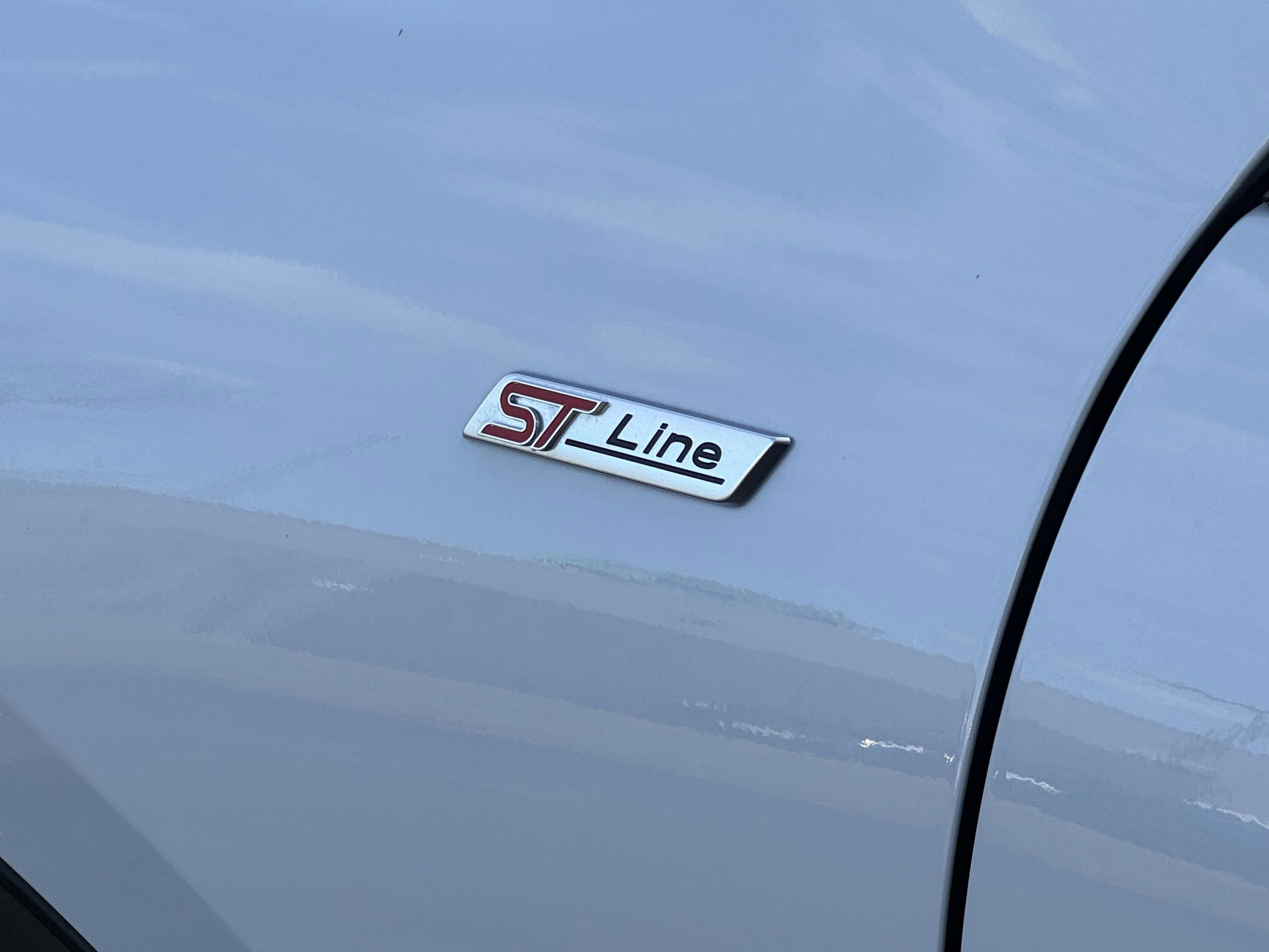 Used 2025 Ford Escape ST-Line image 28