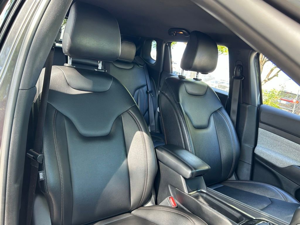 Used 2024 Jeep Compass Latitude image 34