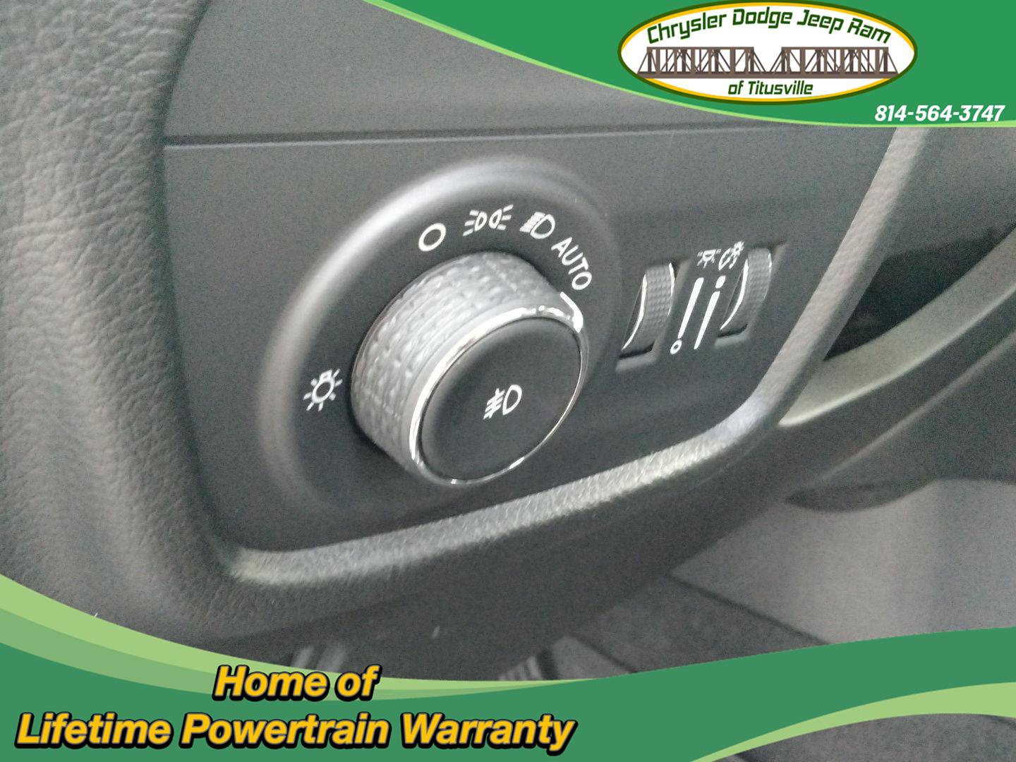 Used 2022 Jeep Grand Cherokee Overland w/ Luxury Tech Group IV image 19