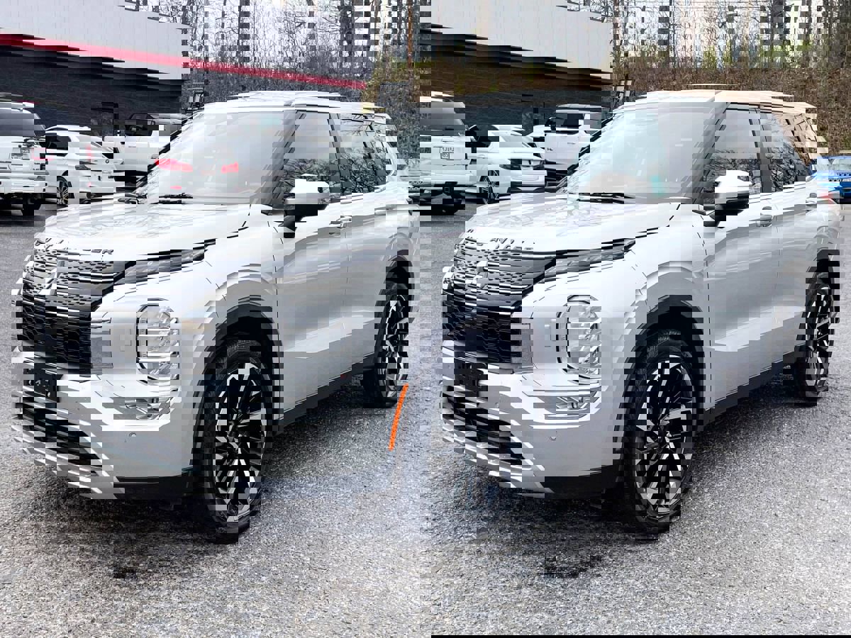 Used 2022 Mitsubishi Outlander SE