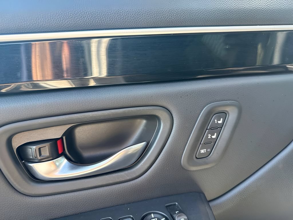 Used 2023 Honda Pilot Touring image 12