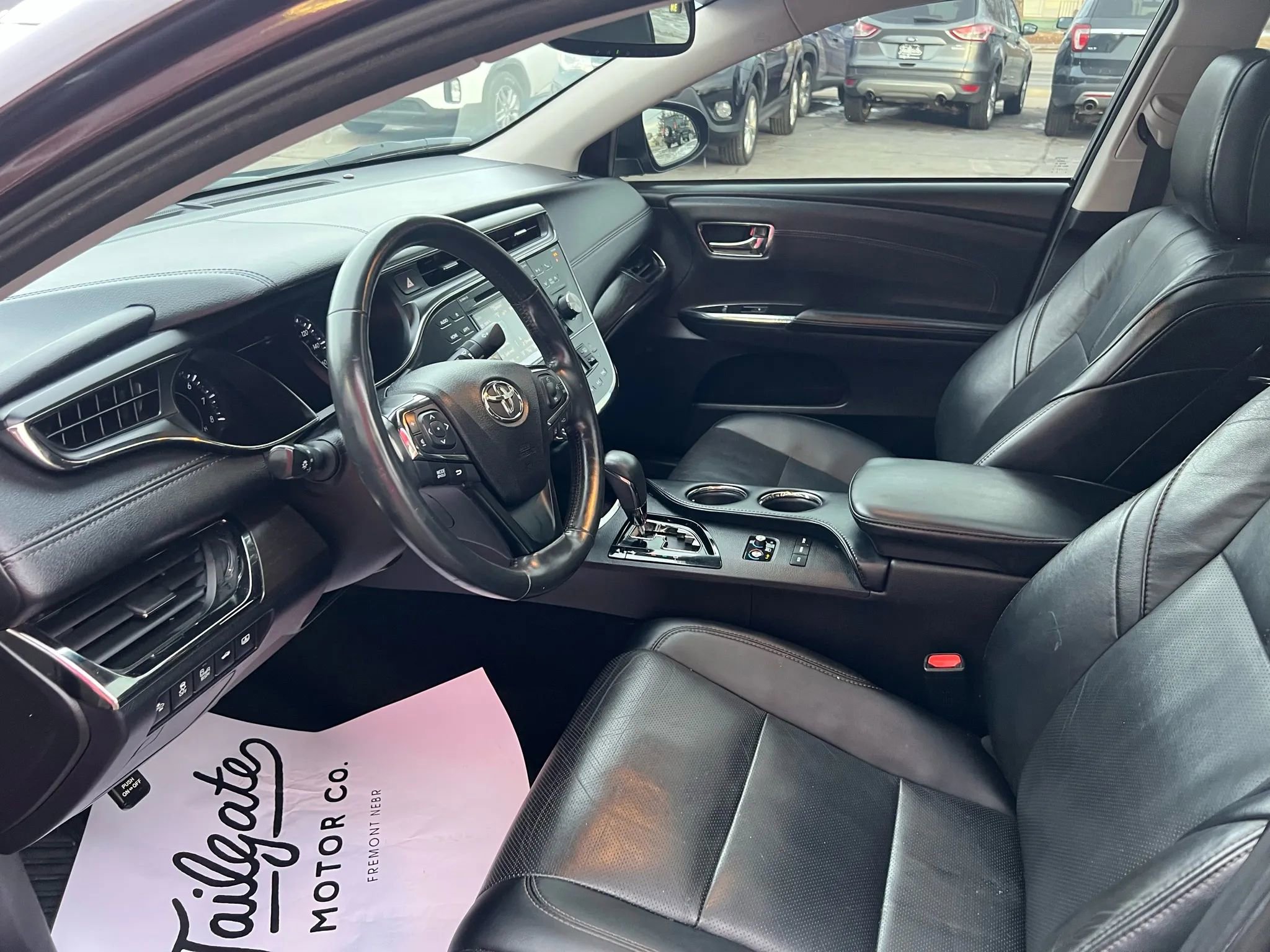 Used 2018 Toyota Avalon Limited image 10