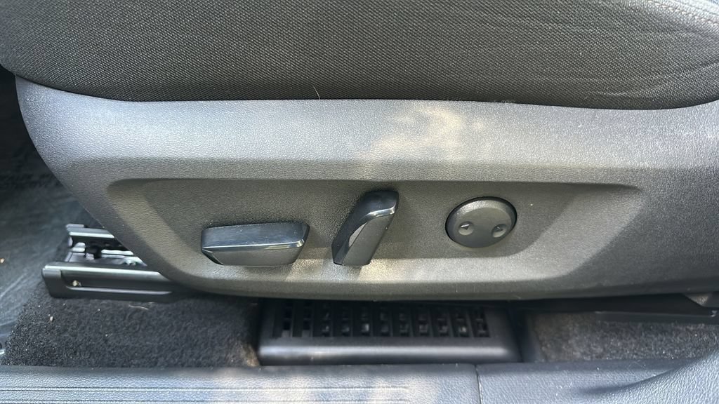 Used 2023 Nissan Rogue SV FWD image 18