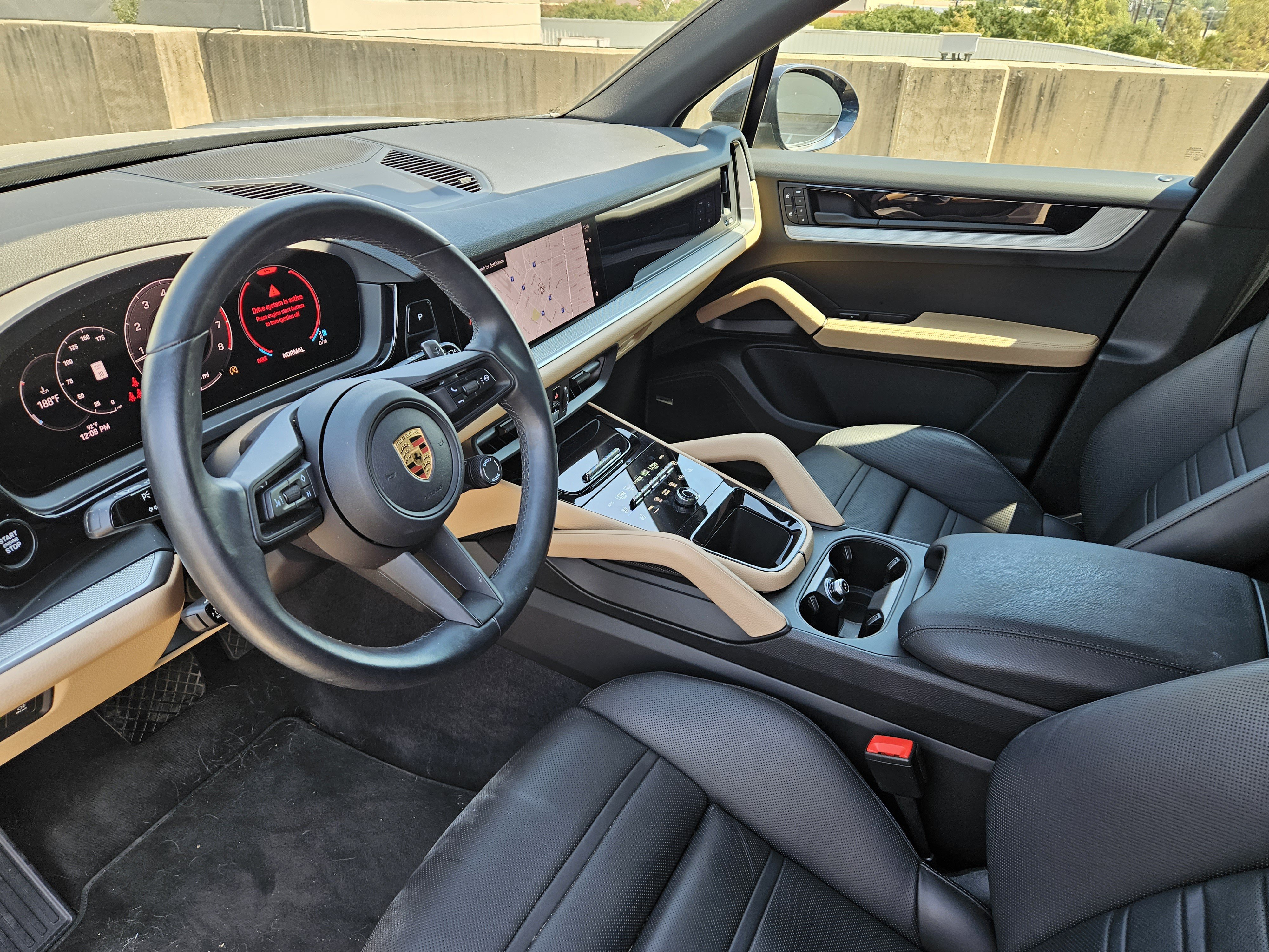 Certified 2024 Porsche Cayenne AWD/4WD image 4