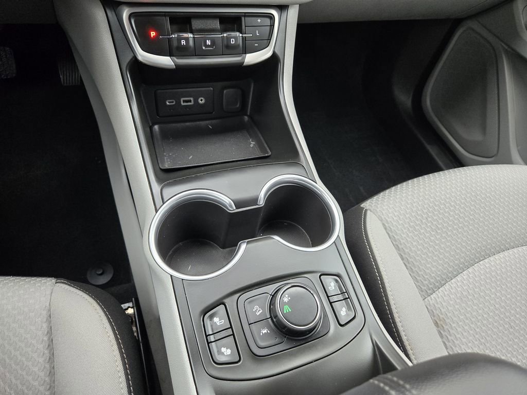 Used 2022 GMC Terrain SLE w/ Driver Convenience Package FWD image 17
