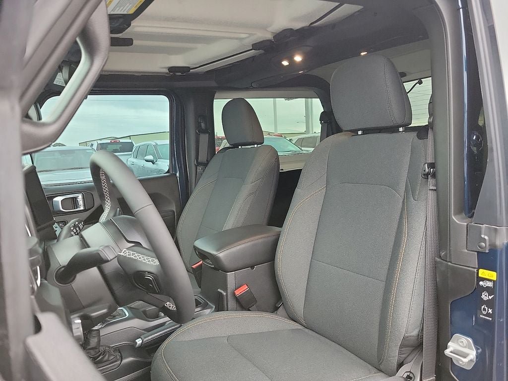 Used 2025 Jeep Wrangler Sport AWD/4WD image 11