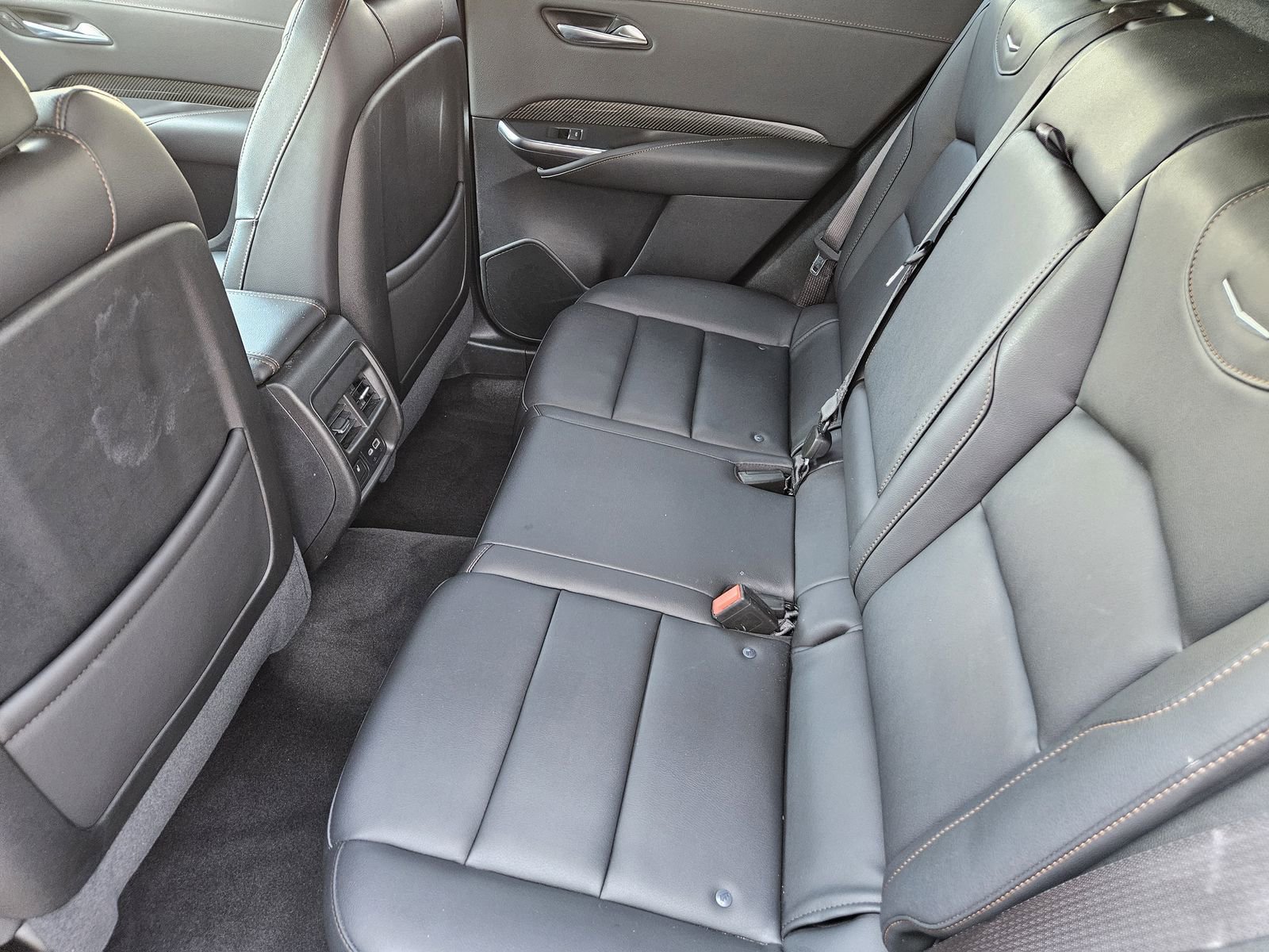 Certified 2023 Cadillac XT4 Sport w/ LPO, Onyx Lite Package image 32