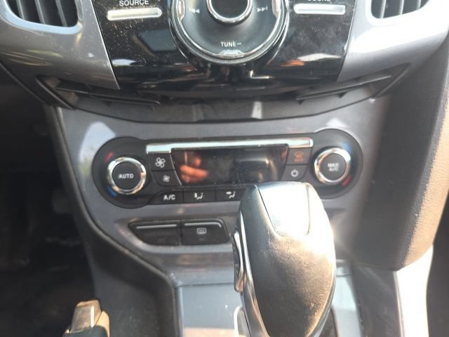 Used 2014 Ford Focus Titanium FWD image 16