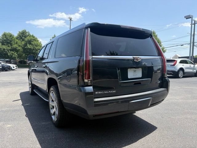 Used 2019 Cadillac Escalade ESV Luxury AWD/4WD image 3