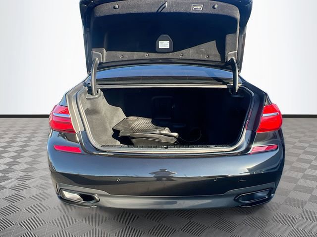 Used 2019 BMW 740i w/ M Sport Package image 27