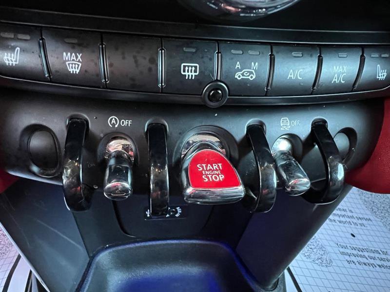 Used 2015 MINI Cooper 4-Door Hardtop FWD image 29