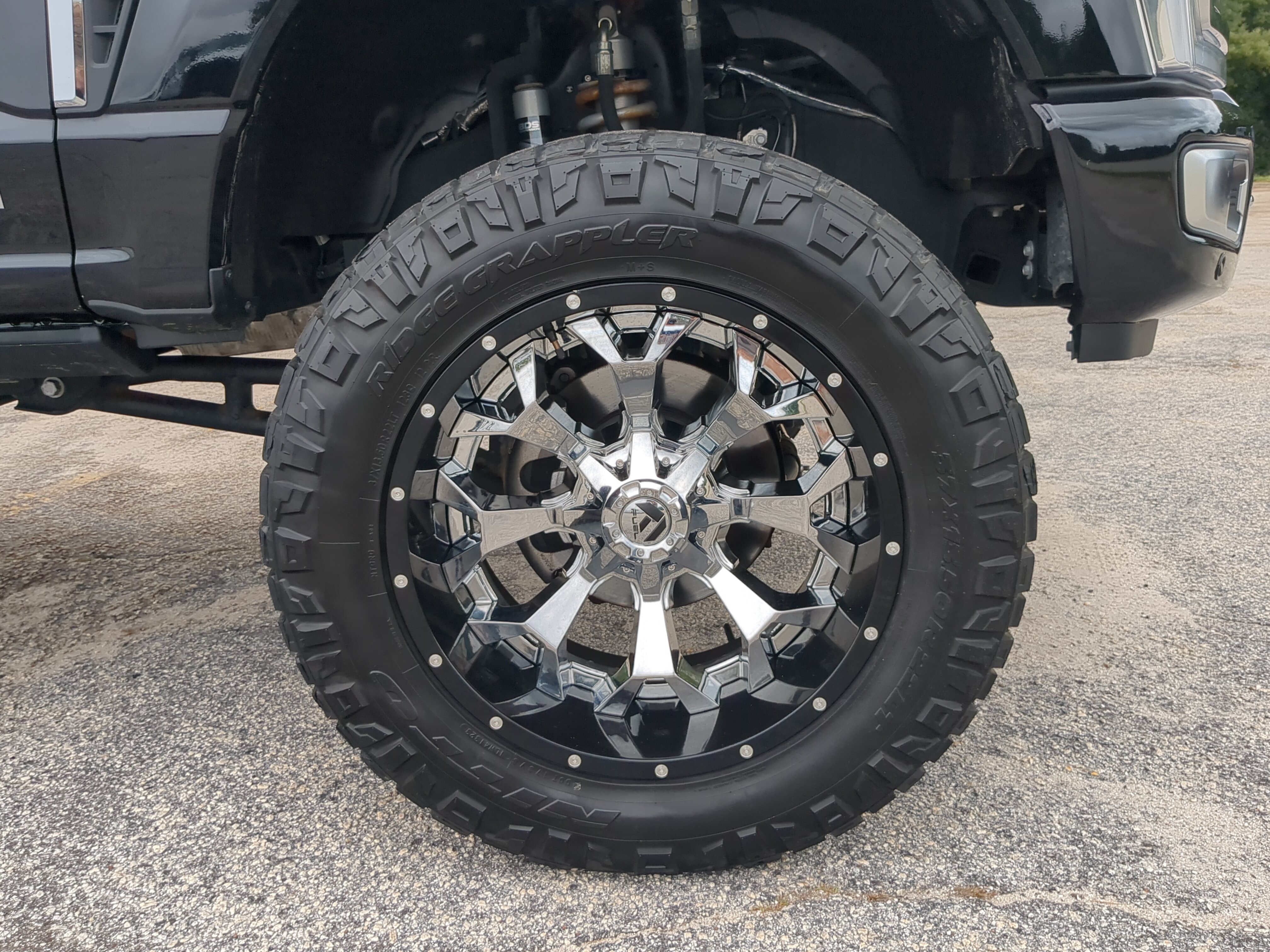 Used 2024 Ford F350 Platinum w/ Tremor Off-Road Package AWD/4WD image 9