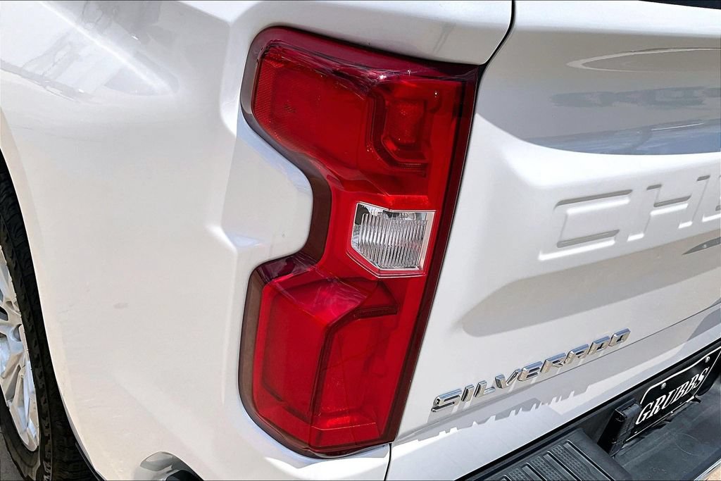 Used 2023 Chevrolet Silverado 1500 LTZ w/ Technology Package AWD/4WD image 37