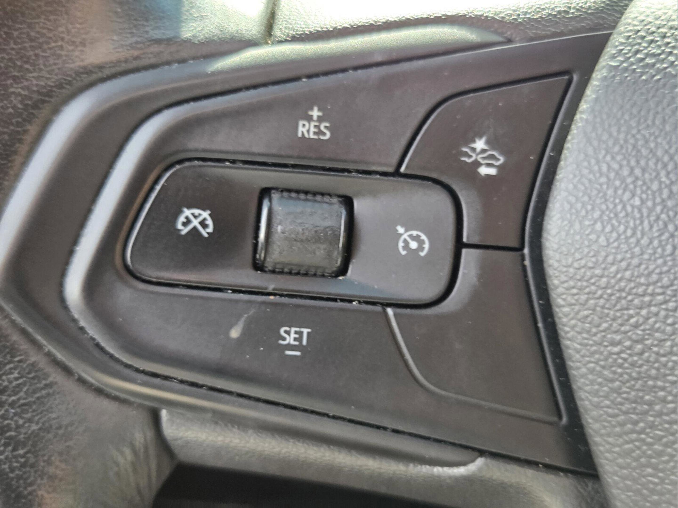 Certified 2023 Chevrolet Bolt LT w/ Infotainment Package FWD image 27