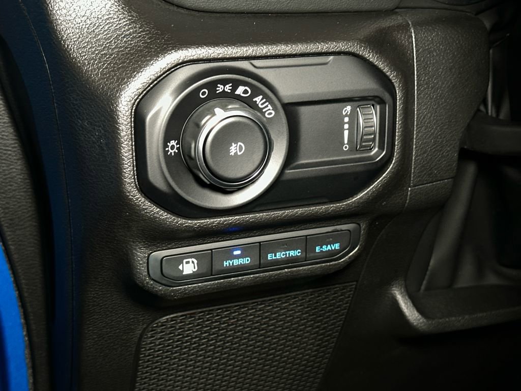 Used 2023 Jeep Wrangler Unlimited Sahara image 21