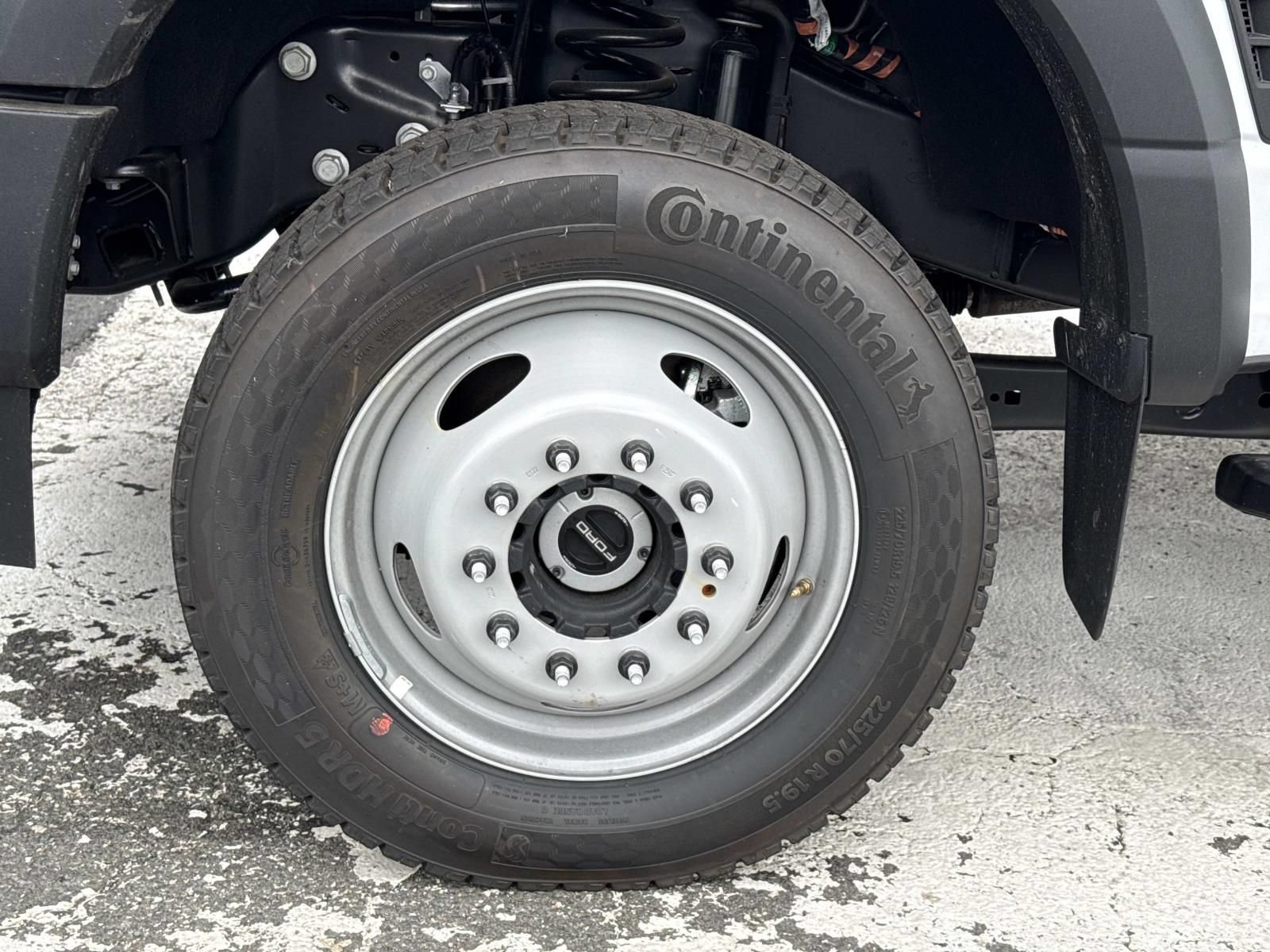New 2026 Ford F550 4x4 Regular Cab Super Duty image 9